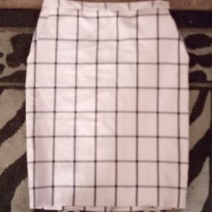 Pink plaid skirt, with pockets!
